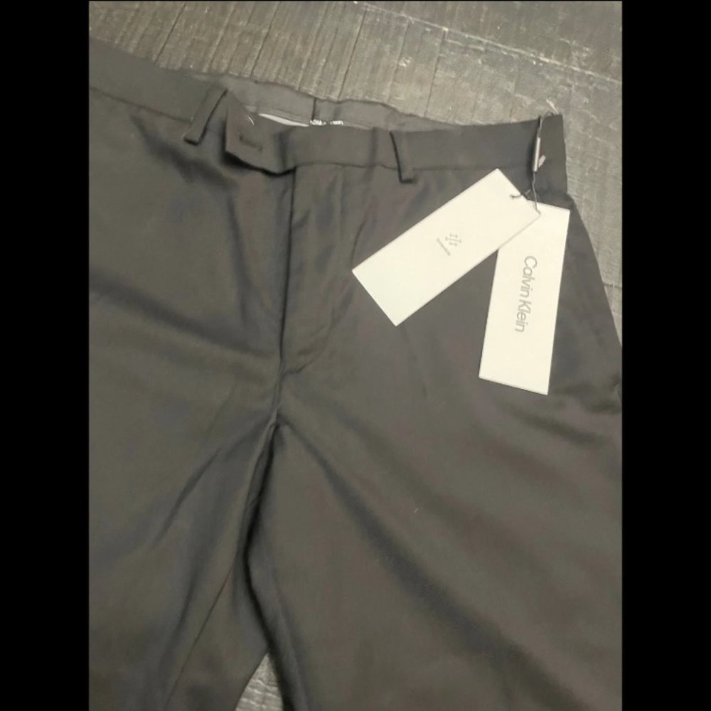 New Calvin Klein 32W-30L Black Stretch Dress Pants